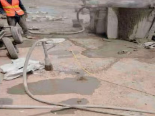 德城水泥混凝土路面板底注浆技术 路面脱空注浆整治方案